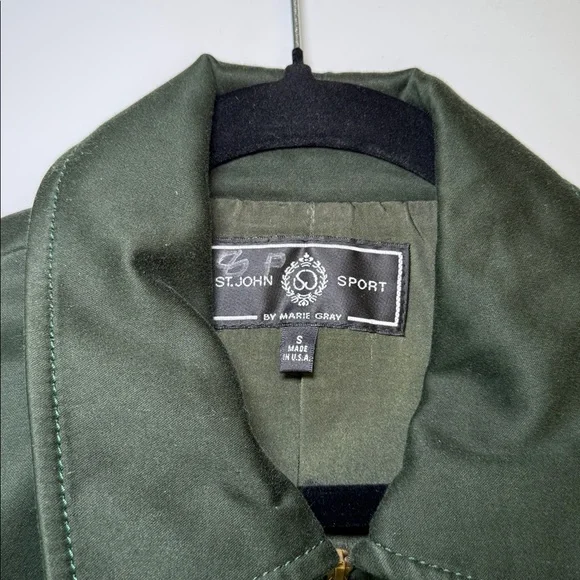 St. John Sport Dark Green Utility Jacket preloved Sz S gold accents 2 pockets - Picture 3 of 8